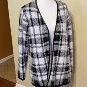 Black/white paid sweater-2xl